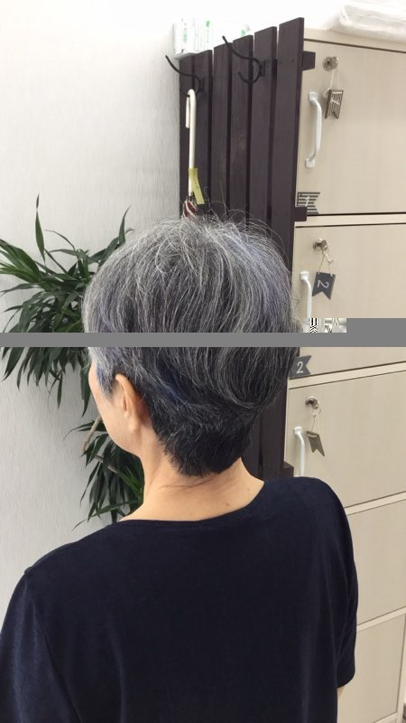 グレーヘア・ハイライトスタイル